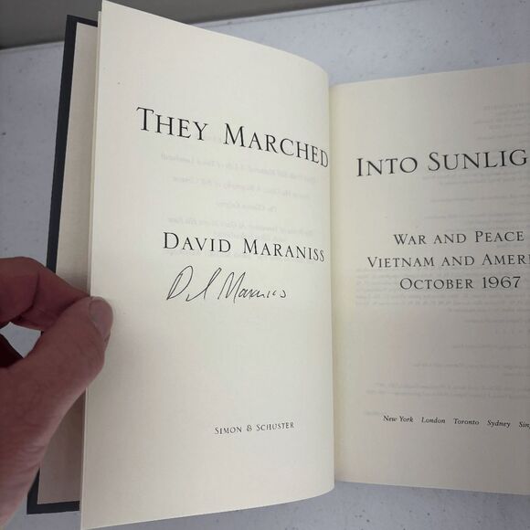 They Marched into Sunlight : War & Peace Vietnam & America October 1967 'SIGNED' - Picture 4 of 13